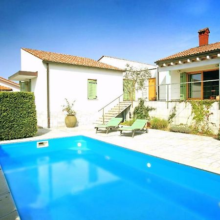 Spacious Villa In Parecag With A Swimming Pool Secovlje Exterior photo